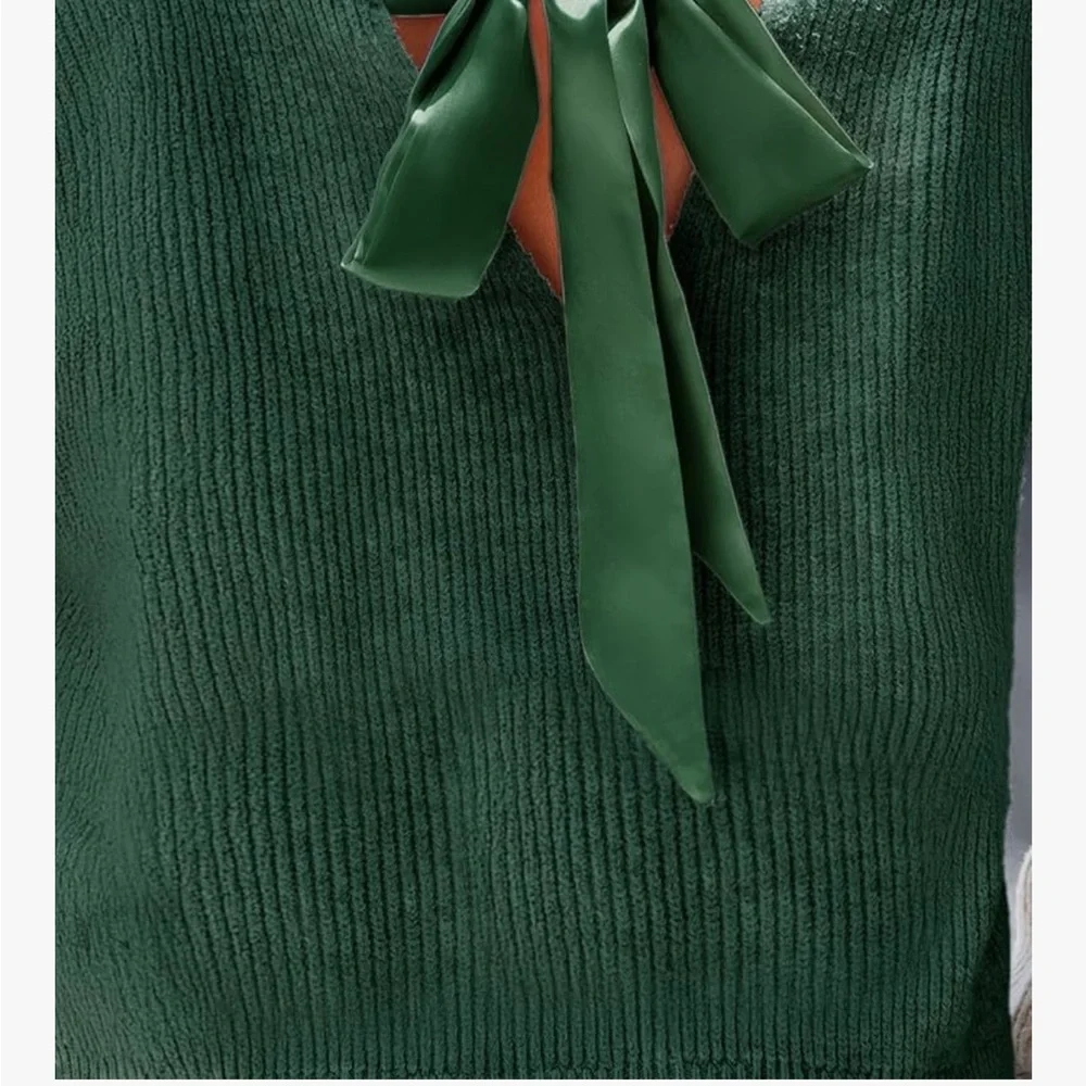 NWT Cupshe Green V-Neck Sweater with Bow DetailS5